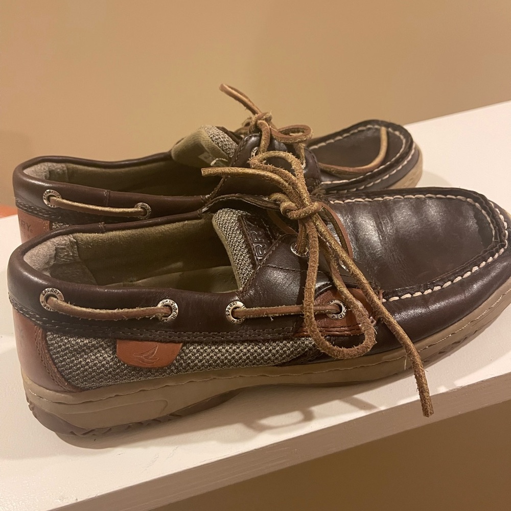 Sperrys size 4 Boys